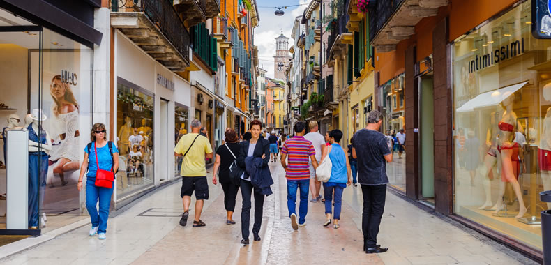 VERONA, SHOPPING E SERVIZI